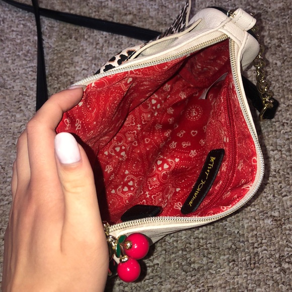 Betsey Johnson Purse - Picture 4 of 6